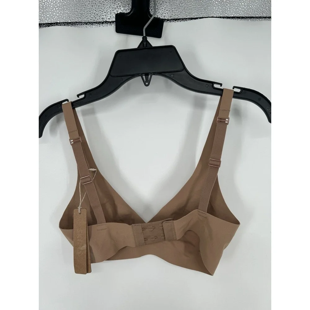 Skims Naked Plunge Bra Wireless Kim Kardashian Sienna Beige Brown Tan Size‎ XXS - Picture 2 of 6